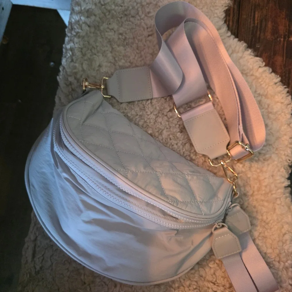 Oscaurt Crossbody Bag for Women, Elegant Fanny Pack Waterproof Waist Bag